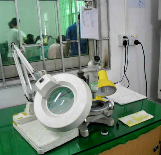 test machine for wheel alignment clamp Тестовая машина для зажима выравнивания колес